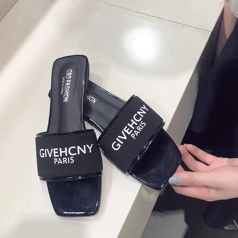 2024 Luxurious Showcase Fashion High End Designer Name Slides