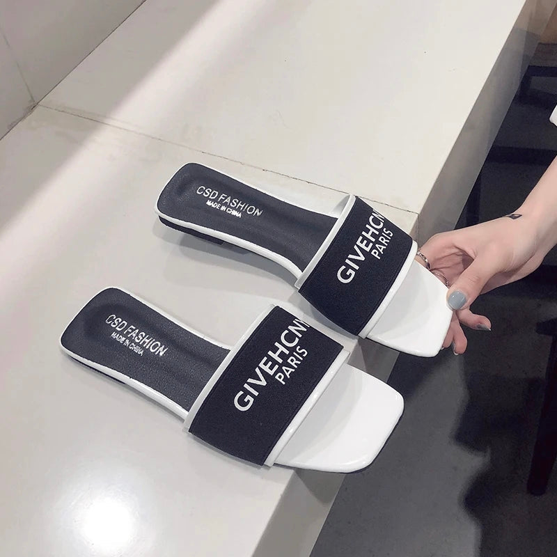 2024 Luxurious Showcase Fashion High End Designer Name Slides
