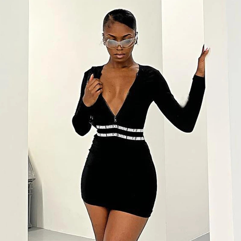 This Sexy Midnight Black Mini Bodycon Vestido