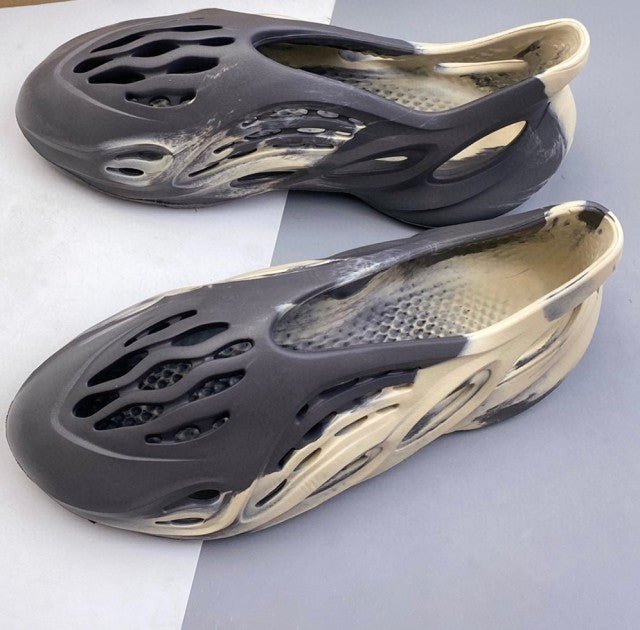 2023 Yeezy High Quality Unisex Beach Shoes EVA Soft and Comfortable Sports Sandals Outdoor Jogging Shoes - TimelessGear9