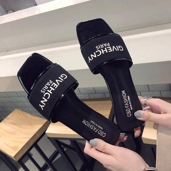 2024 Luxurious Showcase Fashion High End Designer Name Slides