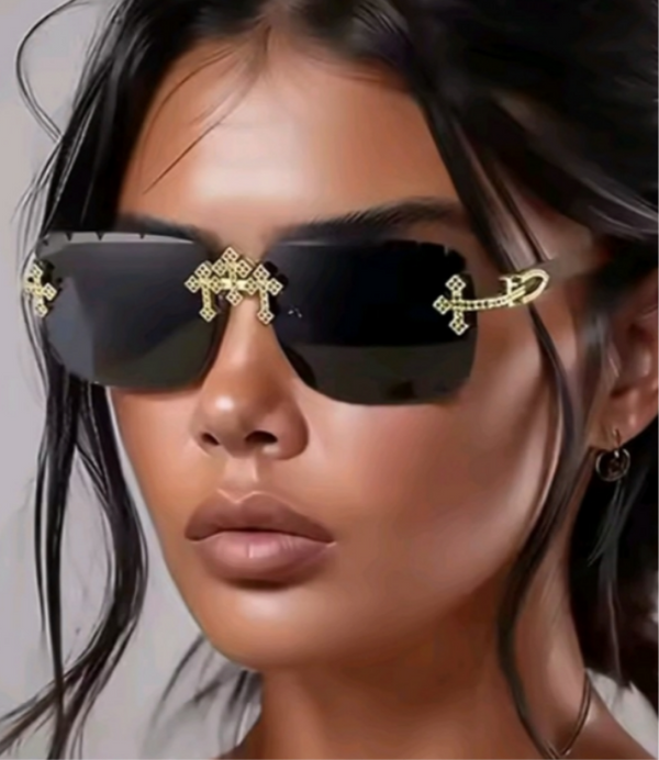 Chrome Hrt Elegant Black Sunglasses with Gold Accents