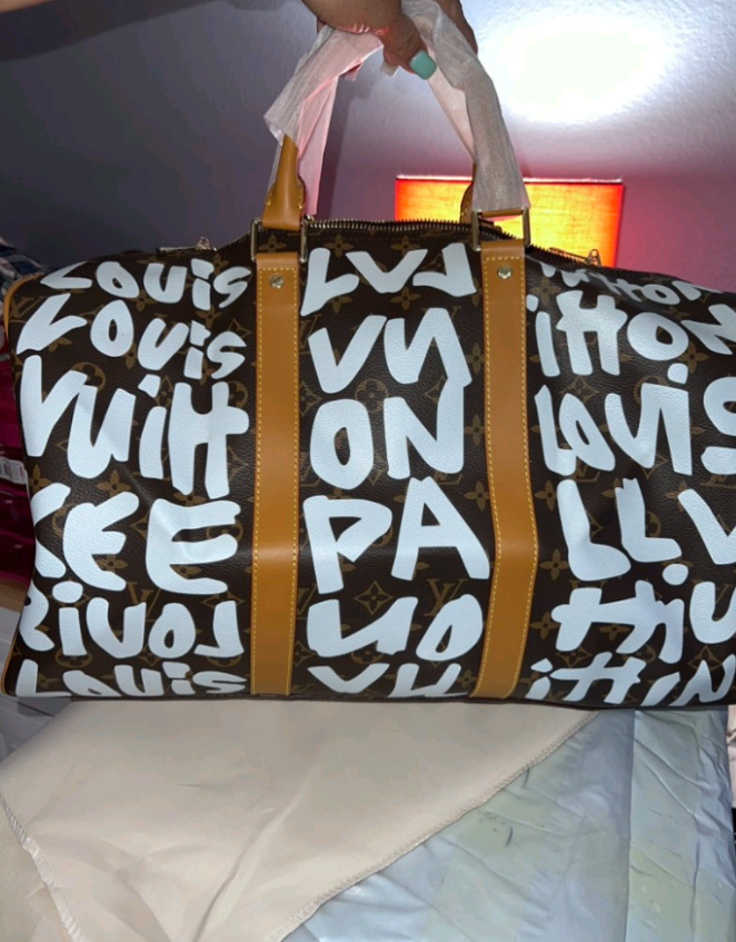 LV
Keepall Bag Limited Edition Monogram Graffiti 50