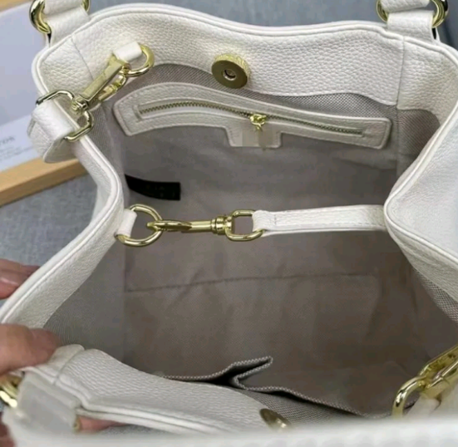 Soho Shoulder Bag Leather Small