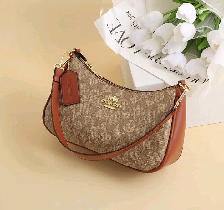 Classic Coach Shoulder Bag - TimelessGear9