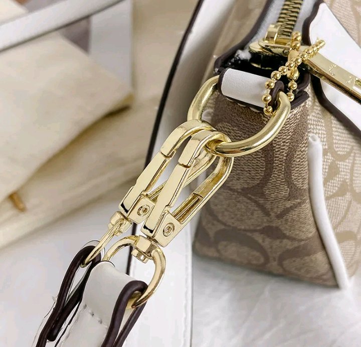 Classic Coach Shoulder Bag - TimelessGear9