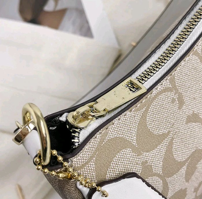 Classic Coach Shoulder Bag - TimelessGear9