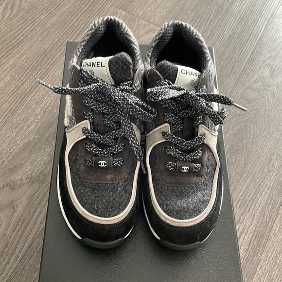 CHANEL X Womens Low-Top Sneakers